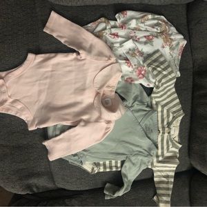 3 H&M bodysuit 3m  1 Kate Quinn 3-6m (2) gap 3-6 collared bodysuit